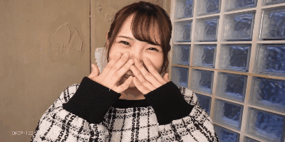 えっ！！こんな場所で！？ 素人娘のドキドキこっそりフェラチオ 4