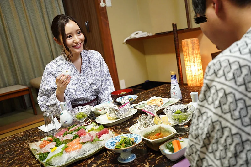 内緒でエグいサービスしてくれたメンズエステ嬢を温泉旅行に誘って生ハメしたら何度も求めるヤリマンだった
